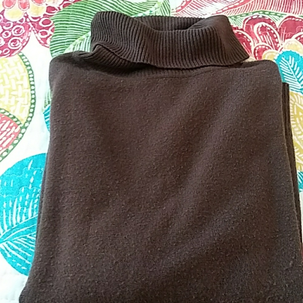 Pull over turtle neck sweater
